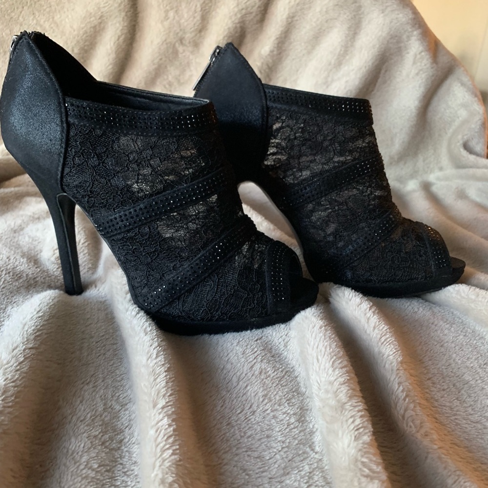 Black Lace Heels
